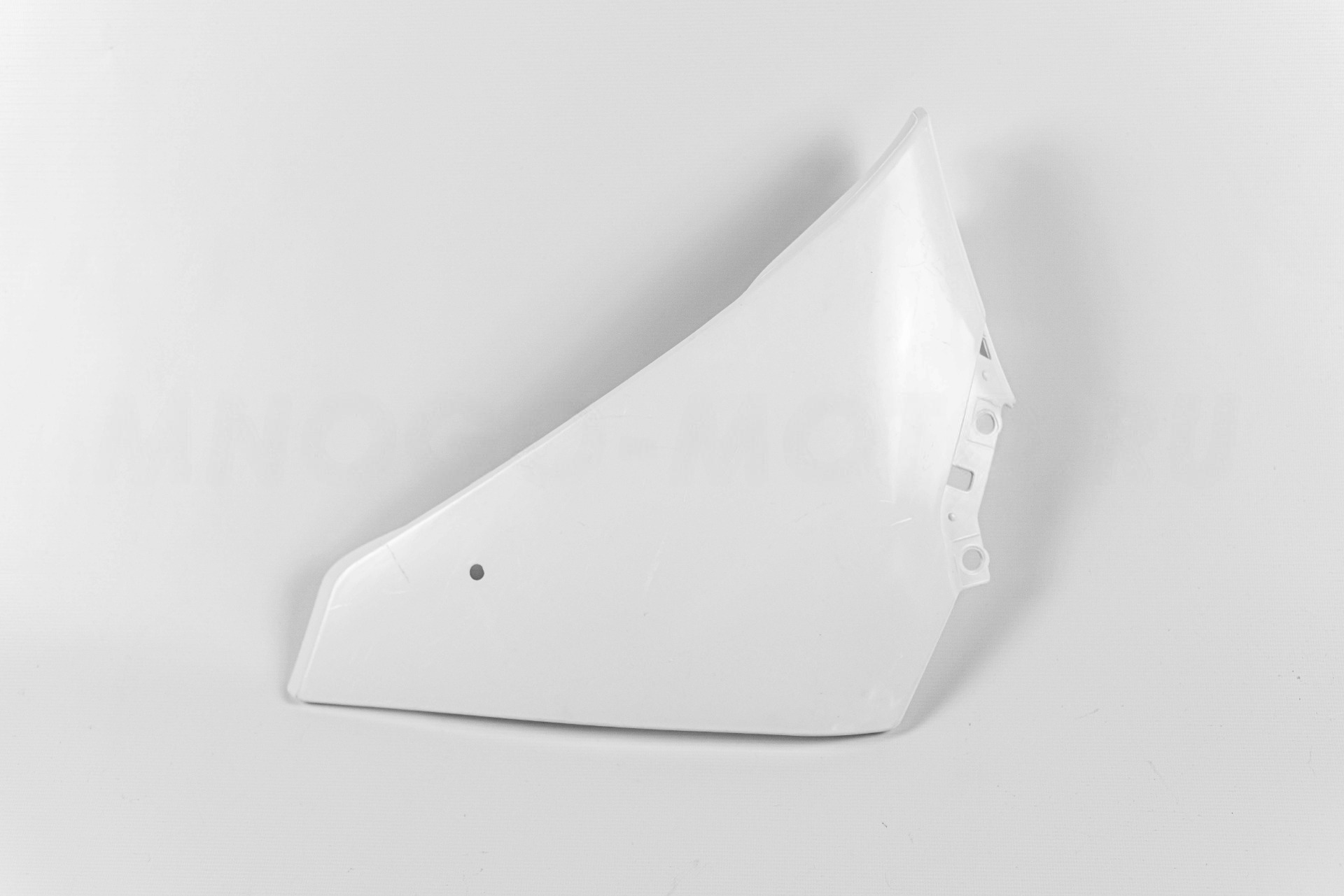 YYR109UD8 (1)