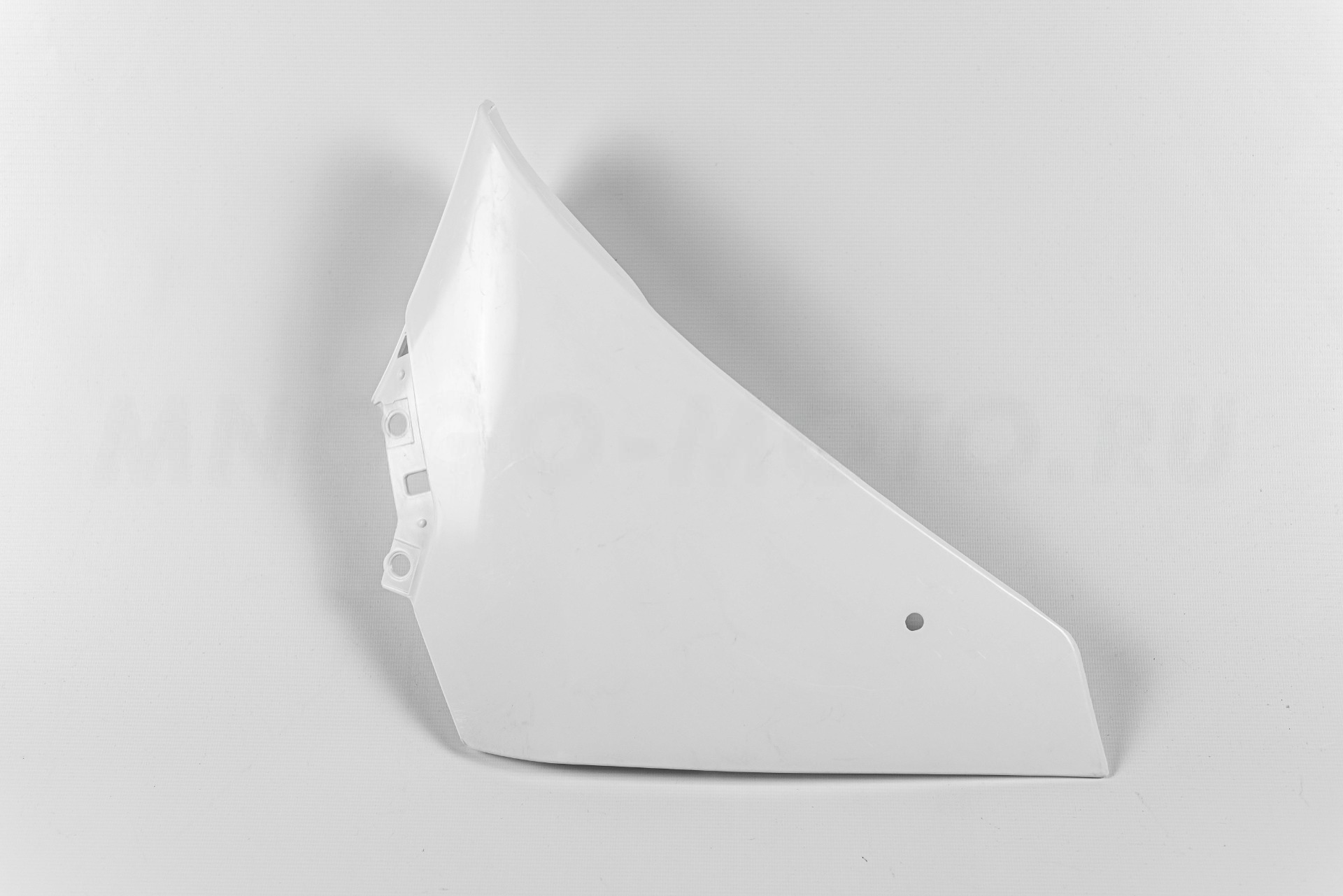 YYR112UD9 (1)